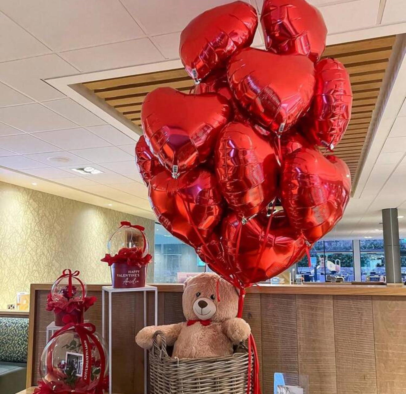 Red Heart Foil Balloon 18" + Helium