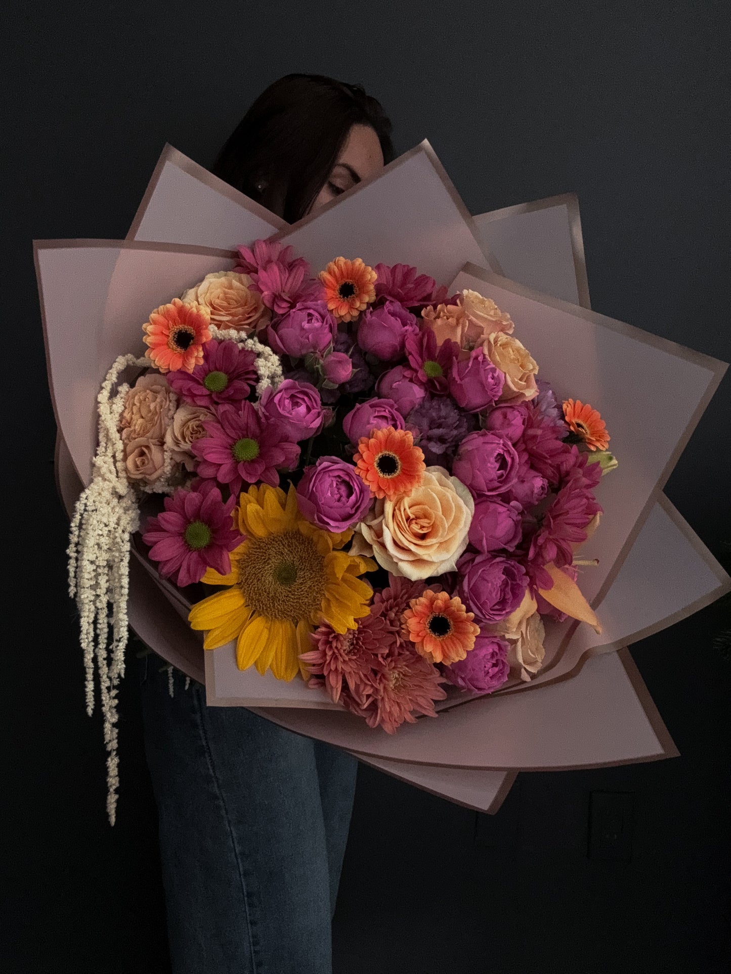 10.WHEEL OF FORTUNE - sunflower, garden spray roses, gerbera