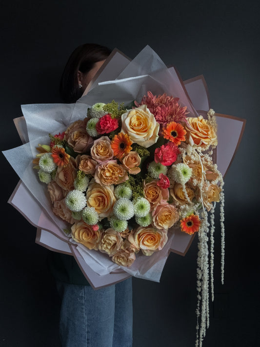8.STRENGTH - gerbera, garden roses, amaranthus, spray