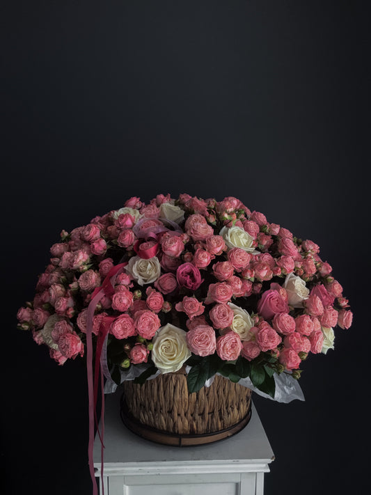 Spray Garden Roses Basket