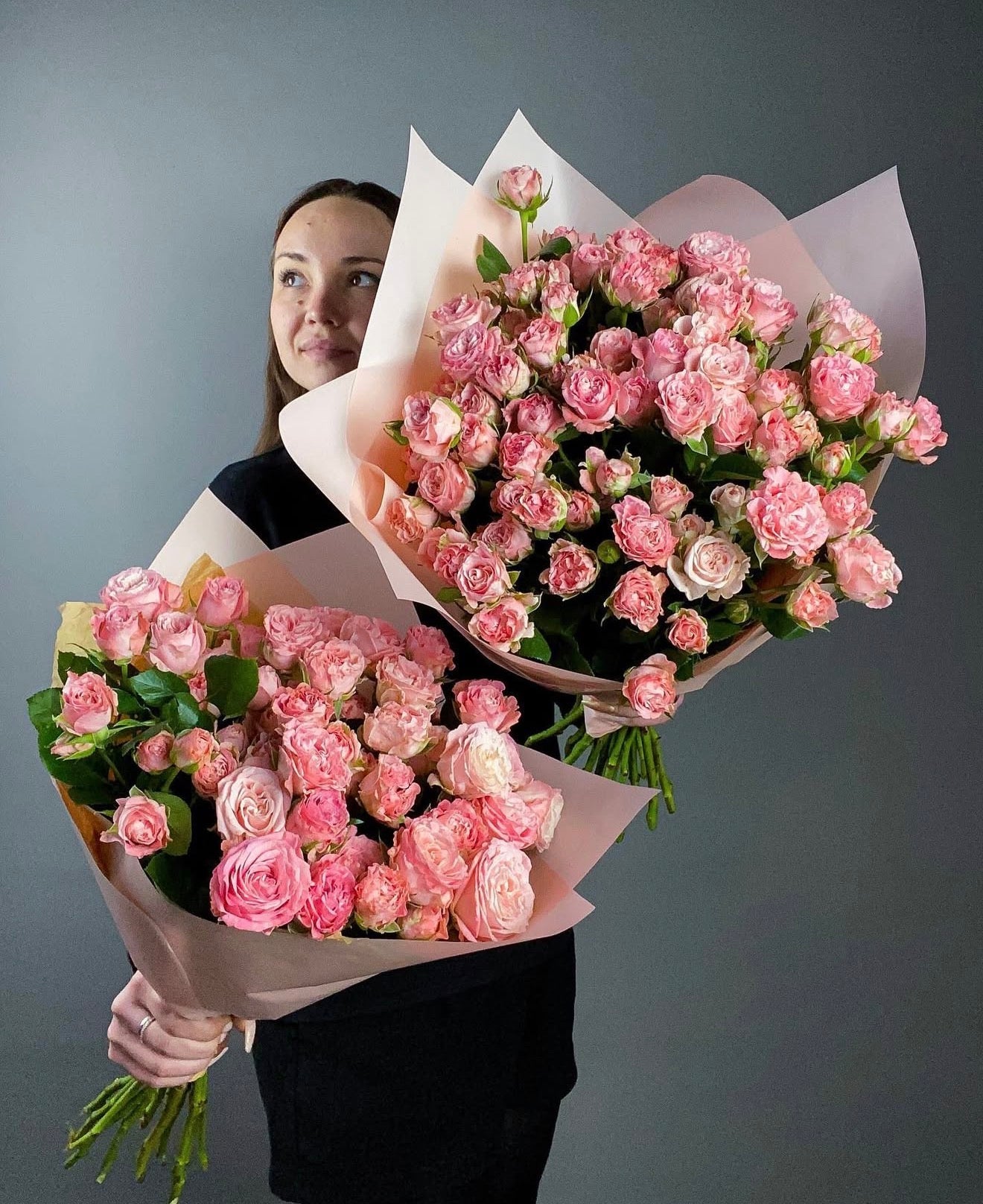 Miss Bombastic, First Date Spray Roses