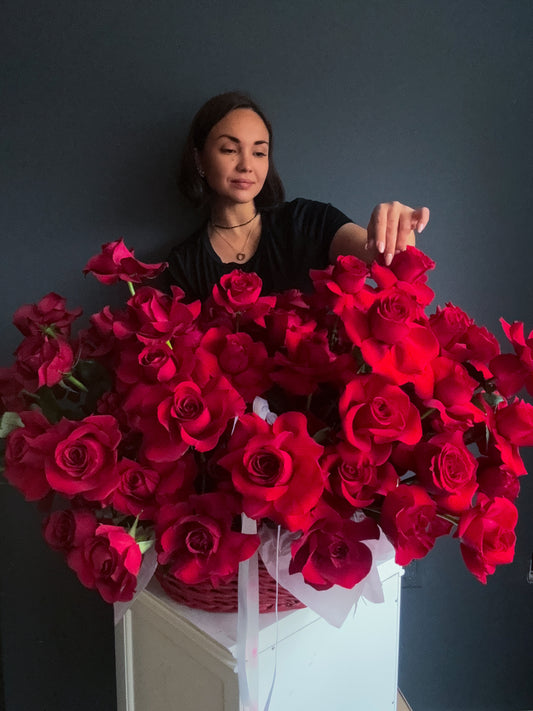 15.THE DEVIL - 100 Red French Roses