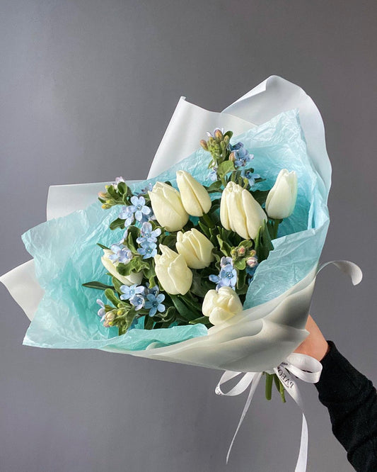 White (single) tulips with Tweedia