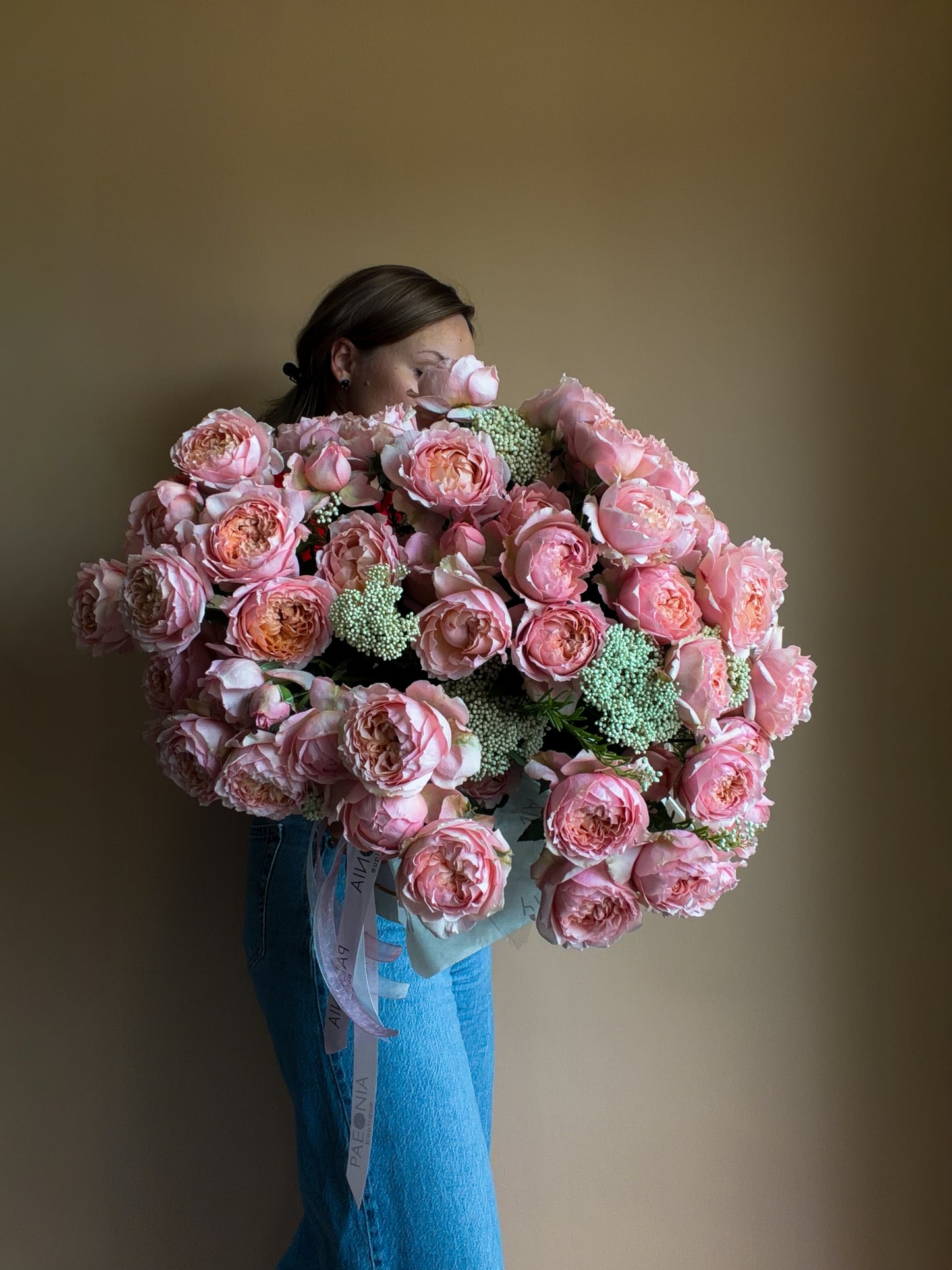 Peach Garden Roses Box Julliette  – Elegant Floral Arrangement