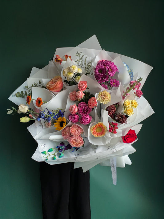 Florist’s Choice Bouquet – Seasonal Designer Selection, 5-25st