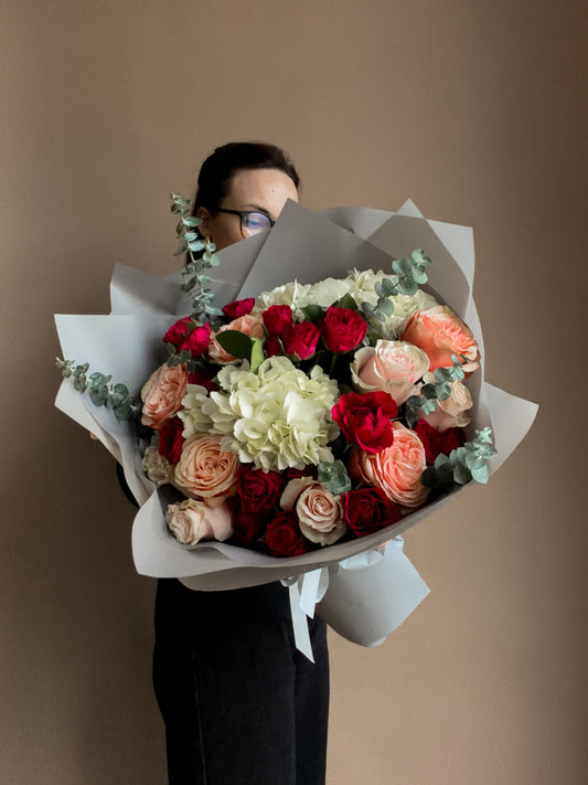 #13 Classic Romance Bouquet – Garden Roses & Hydrangea