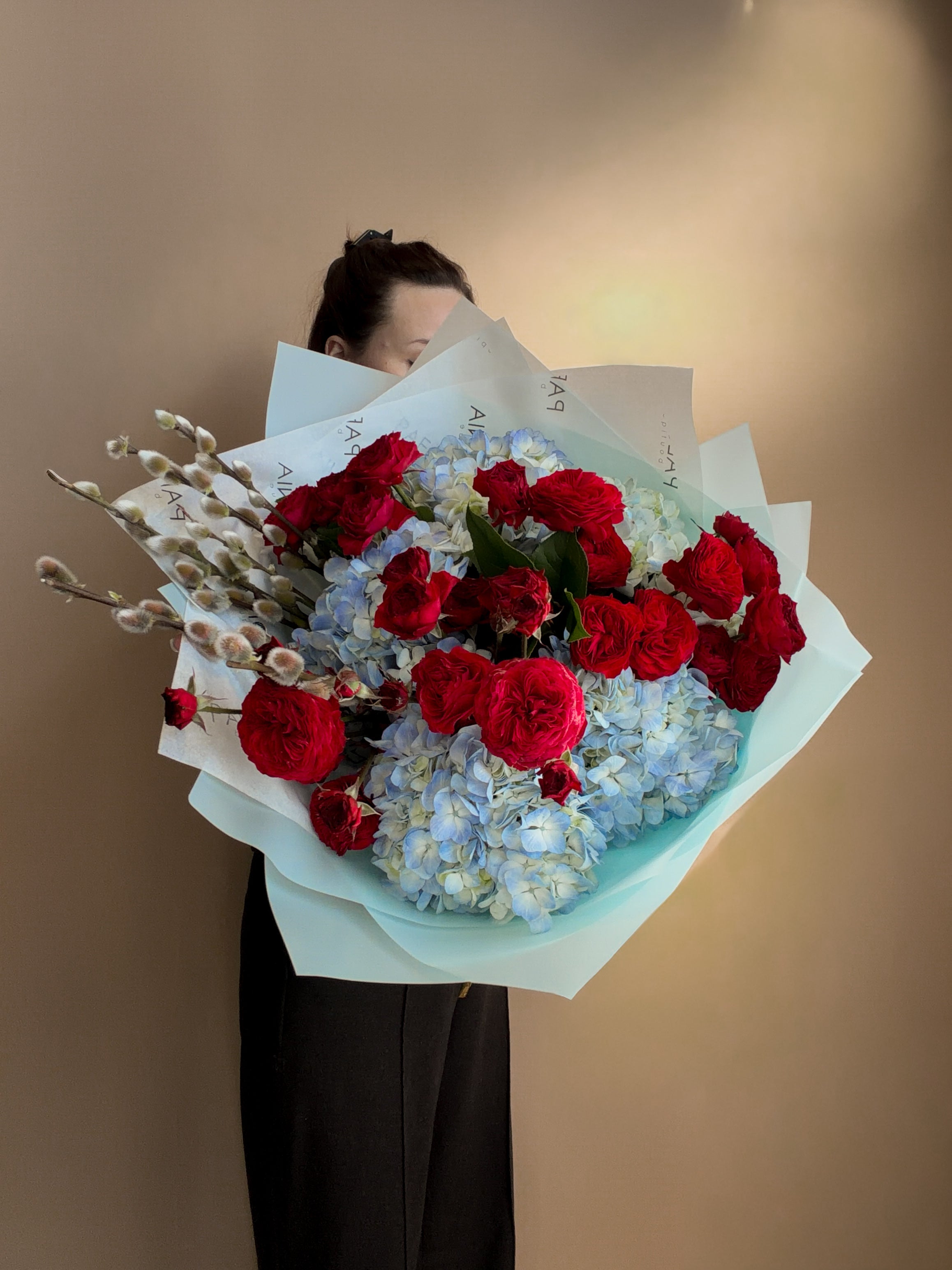 #2 Romantic Hydrangea & Red Rose Bouquet | PAEONIA BOUTIQUE