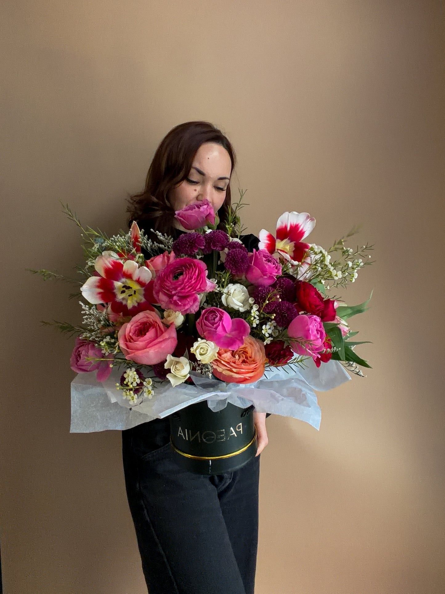 #1 Vibrant Bloom Box – Premium Floral Hatbox