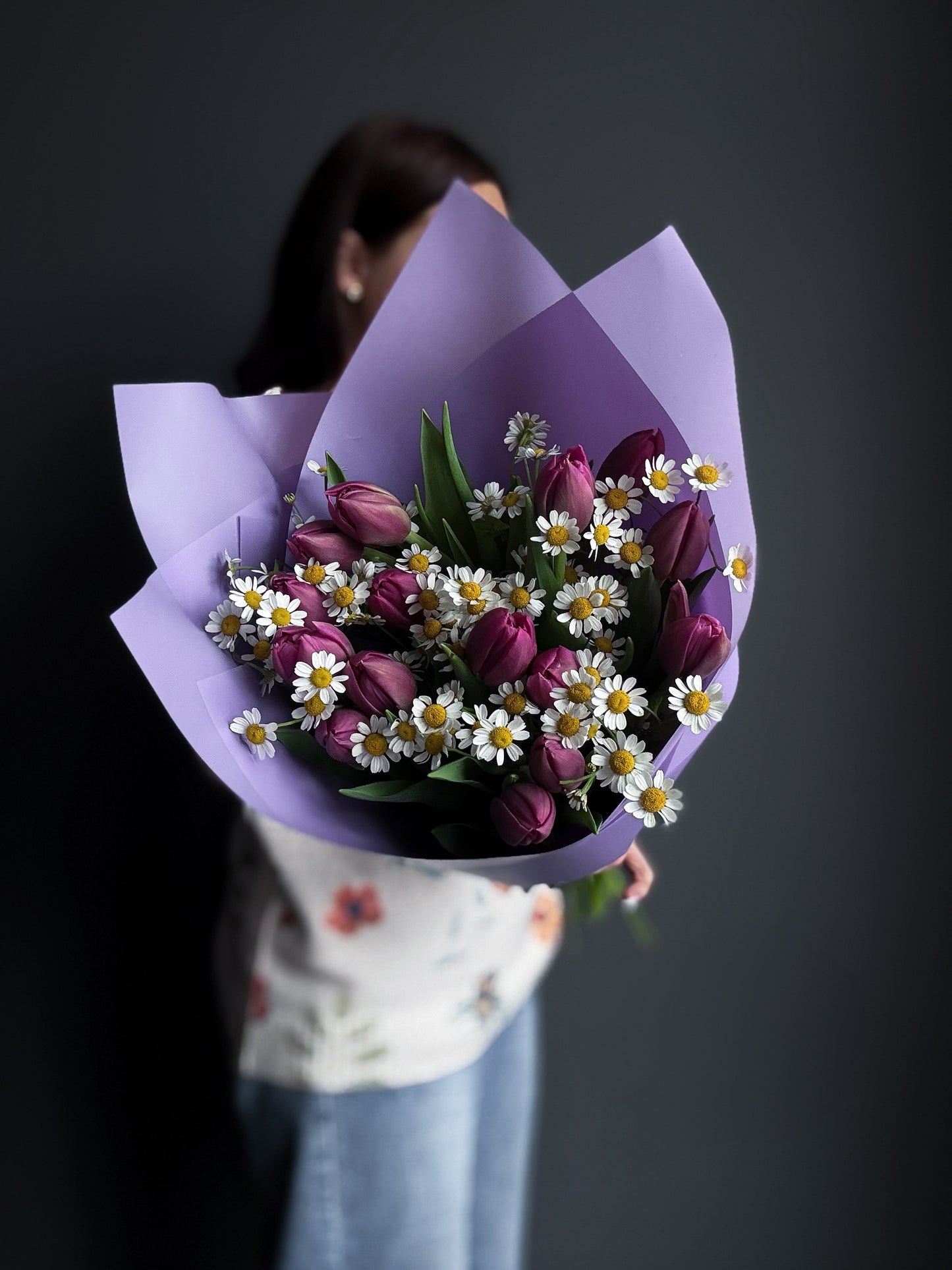 20 Lavender Double Tulips + Matricaria