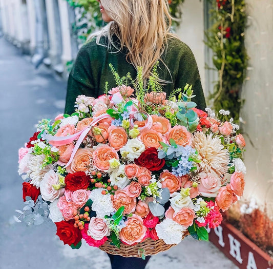 Mixed flowers Spring Basket